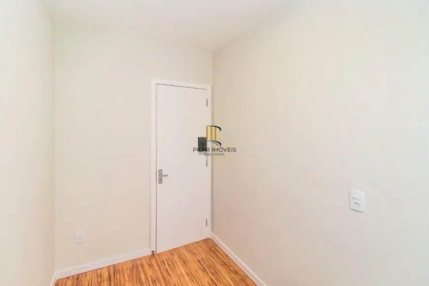 Apartamento Reformado com 2 Dormitórios e 1 Vaga Coberta - Mont Serrat