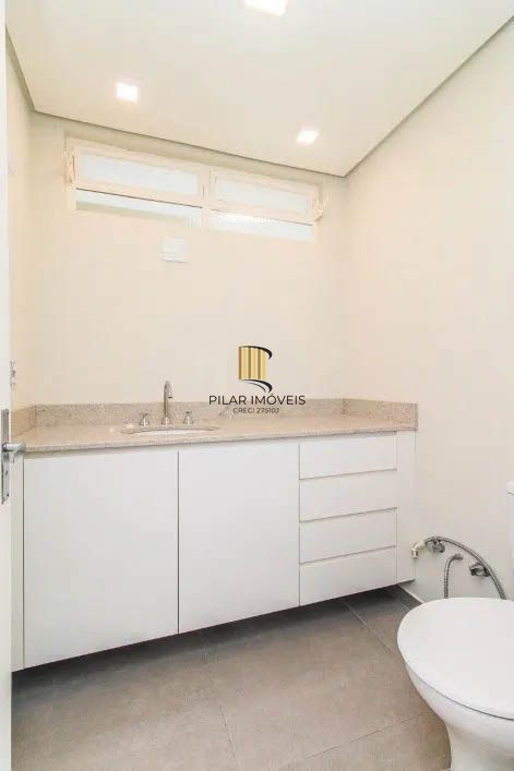 Apartamento Reformado com 2 Dormitórios e 1 Vaga Coberta - Mont Serrat