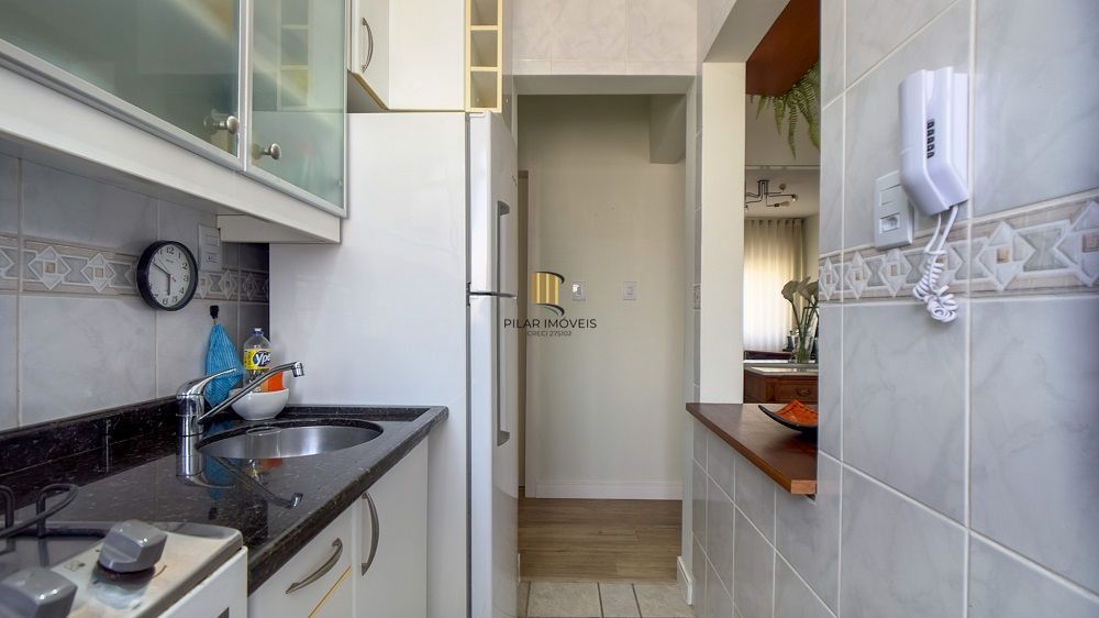 **Apartamento Semi  mobiliado à Venda em Porto Alegre, RS**