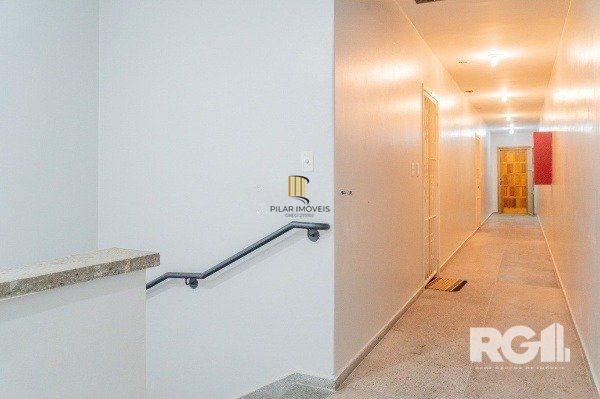 Apartamento com 1 quarto e 47m² à venda em Medianeira, Porto Alegre.