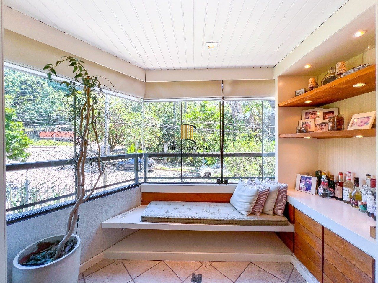 APARTAMENTO DE 143M², 3 DORMITÓRIOS, 1 SUÍTE, 2 VAGAS - BELA VISTA