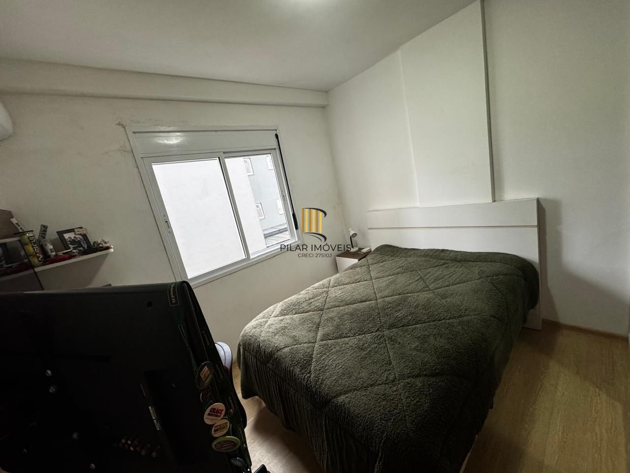Apartamento semimobiliado à venda no bairro Santana, Porto Alegre
