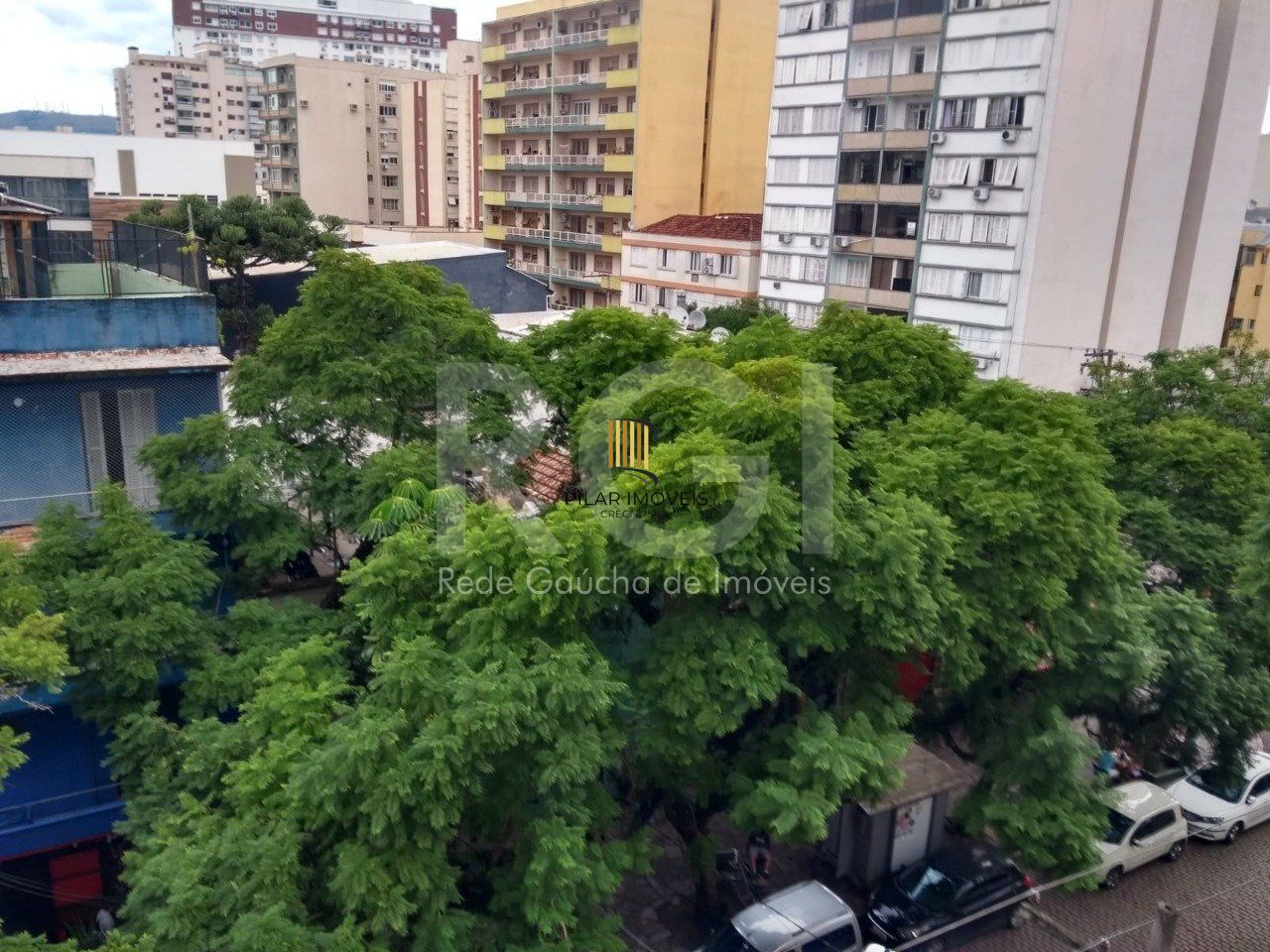 Apartamento JK  em andar alto no coração da Cidade Baixa