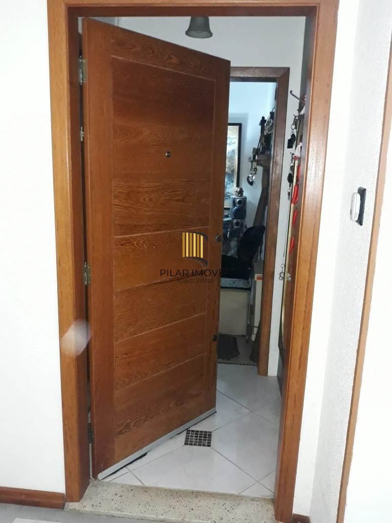 3 dormitórios com garagem no Menino Deus.