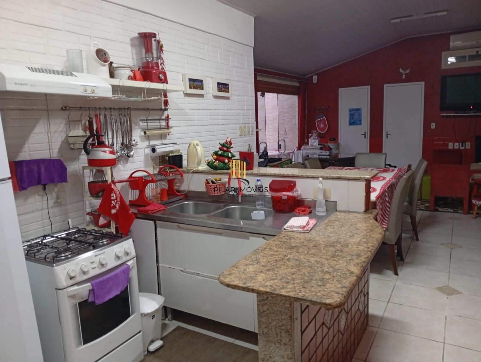 Casa com 5 quartos , 7 banheiros e pátio!