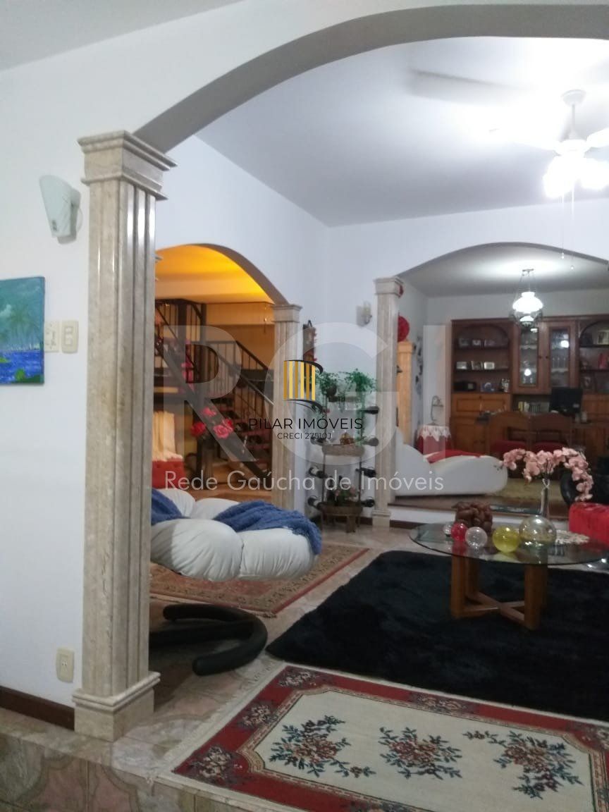 Casa para Venda - 750m², 6 dormitórios, sendo 3 suites, 4 vagas - Partenon