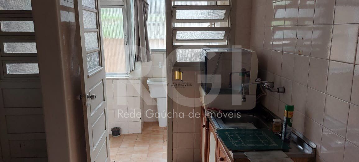 Apartamento com 3 quartos, 2 banheiros, desocupado e 1 vaga!