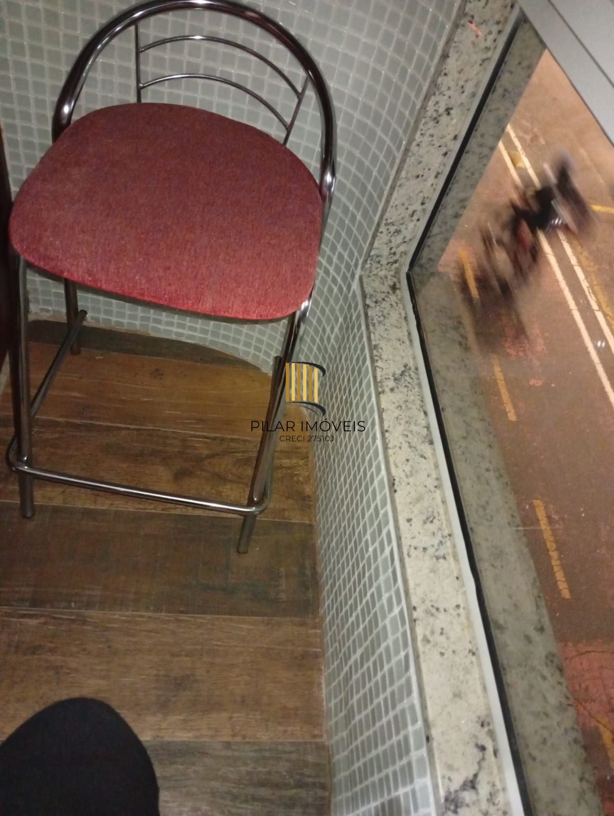 Casa com 5 quartos , 7 banheiros e pátio!