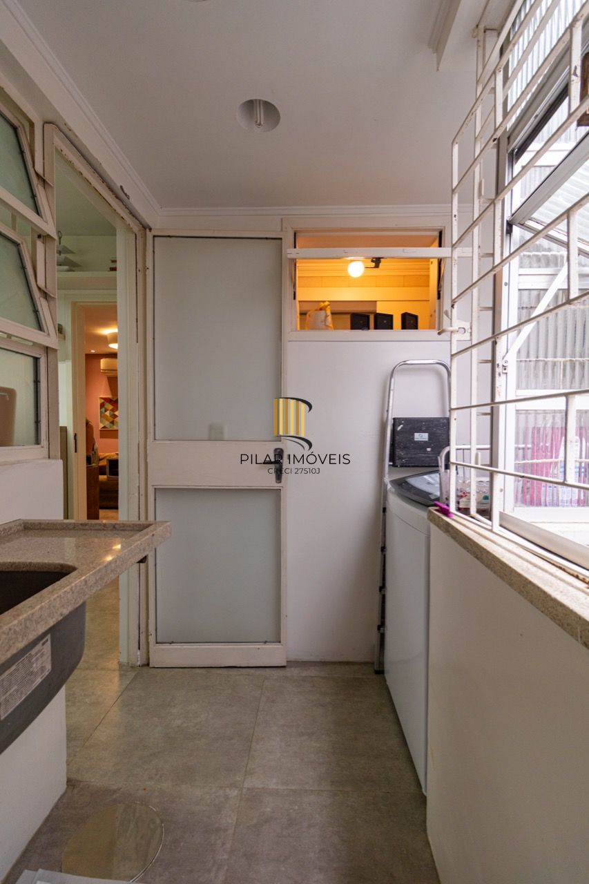 Apartamento 2 Dorm (1 Suíte) com 2 Banheiros, Vaga e Varanda – 87m² na Floresta