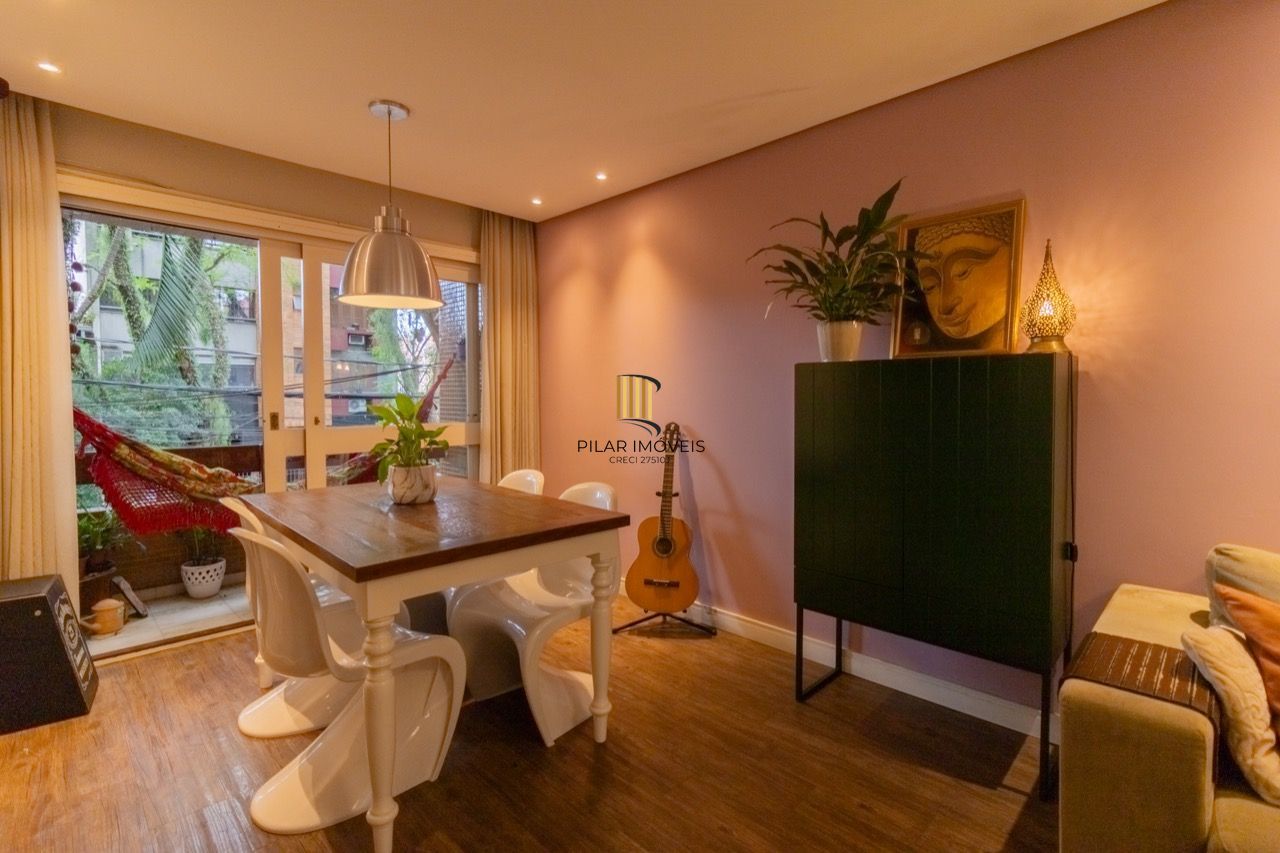 Apartamento 2 Dorm (1 Suíte) com 2 Banheiros, Vaga e Varanda – 87m² na Floresta