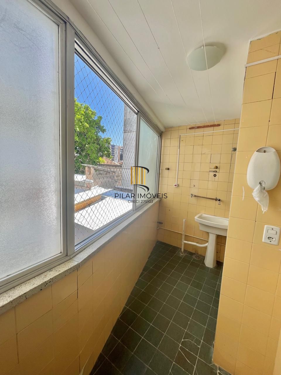 Apartamento-02Dormitorios-Garagem-Cidade-Baixa