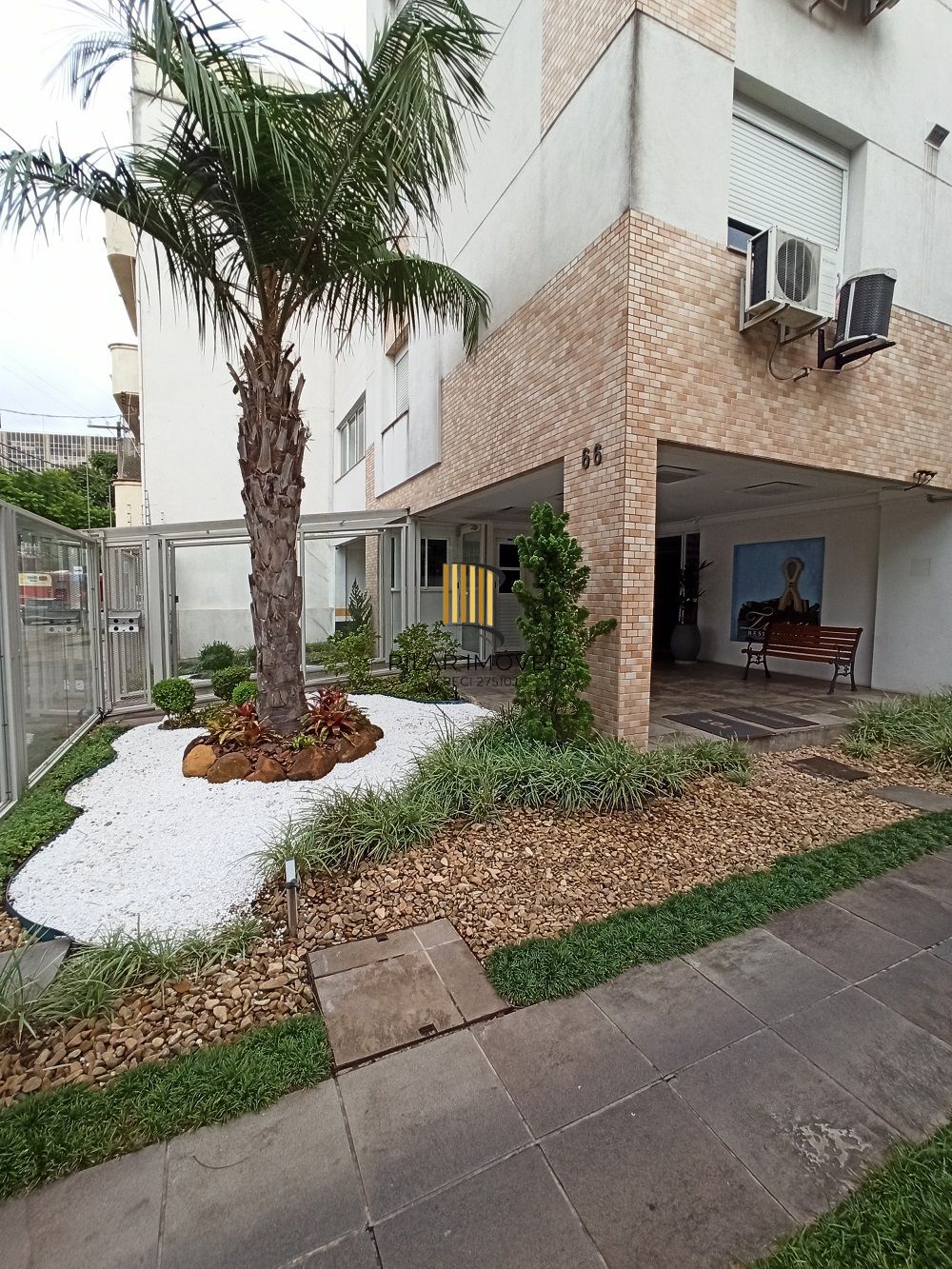 Apartamento de 1 quarto com suíte, mobiliado e 1 vaga de garagem na Cidade Baixa. - Cód. RP390362