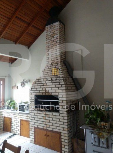 Casa para Venda - 287m², 4 dormitórios, sendo 1 suites, 4 vagas - Partenon