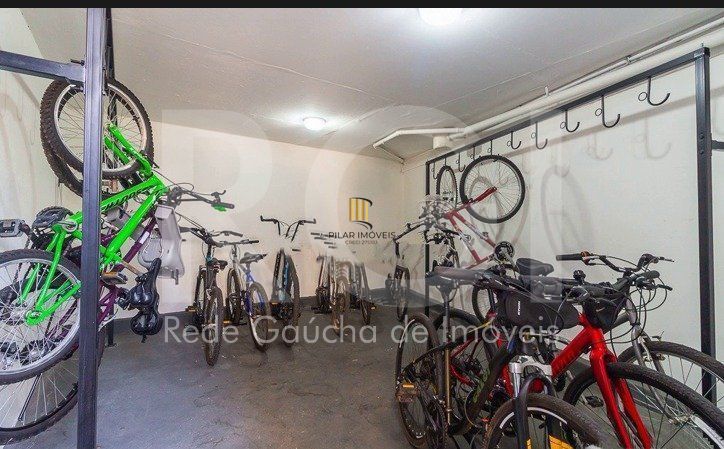 Apartamento para Venda - 95m², 3 dormitórios, sendo 1 suites, 1 vaga - Menino De