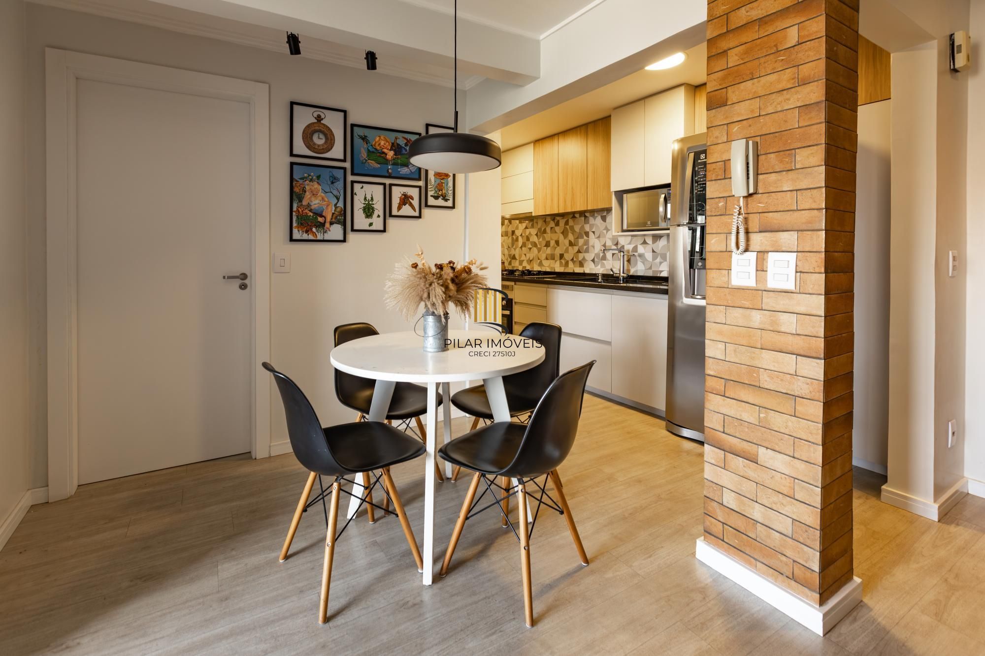 🏡 Apartamento 2 Dormitórios na Cidade Baixa – Reformado e Mobiliado - Pilar Imóveis