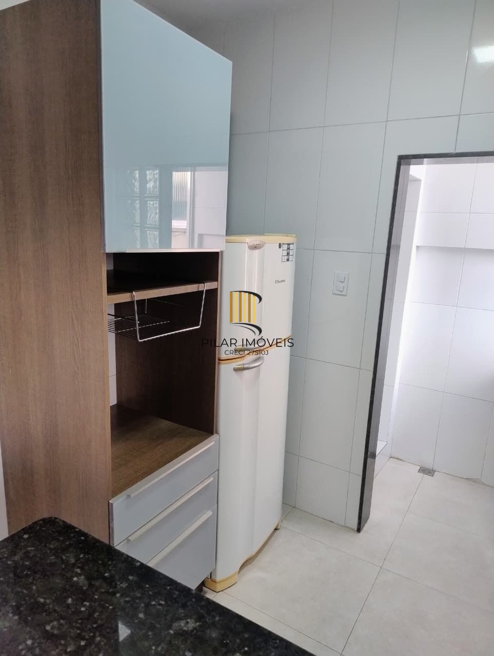 #Vende apartamento  desocupado com 2 quartos no Menino Deus#