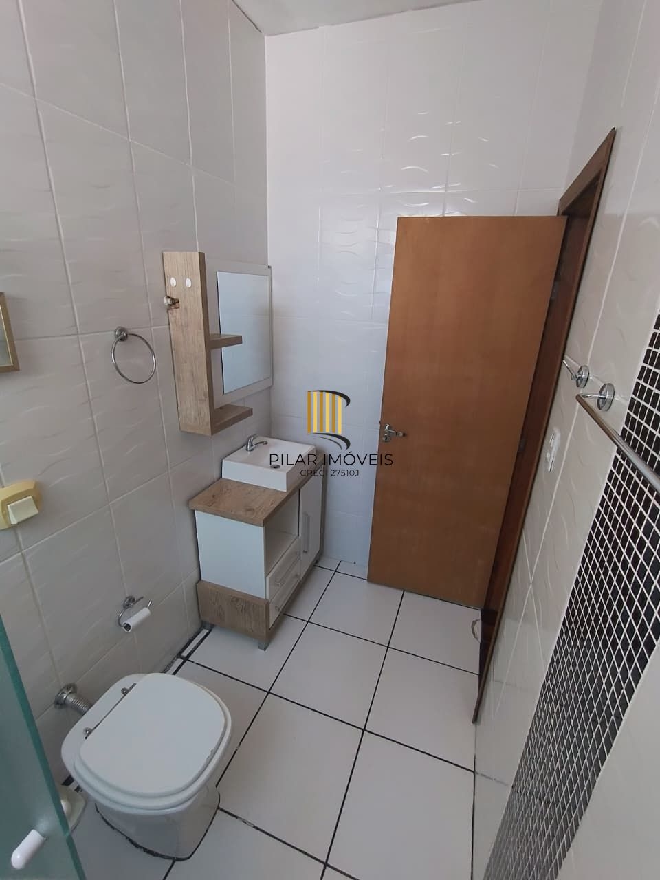 Ótimo apartamento desocupado de frente para a Redenção- Cidade Baixa