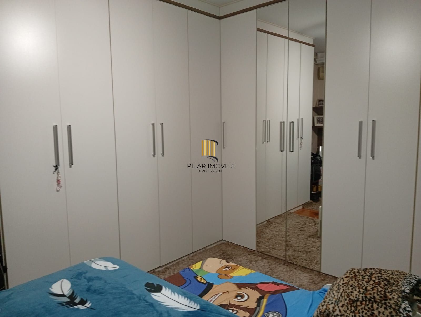 Casa com 5 quartos , 7 banheiros e pátio!