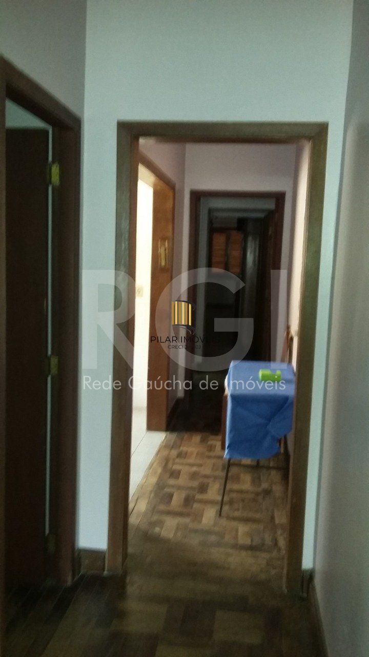 Casa com 4 quartos, 4 banheiros  e amplo pátio no miolo do bairro Cidade Baixa!