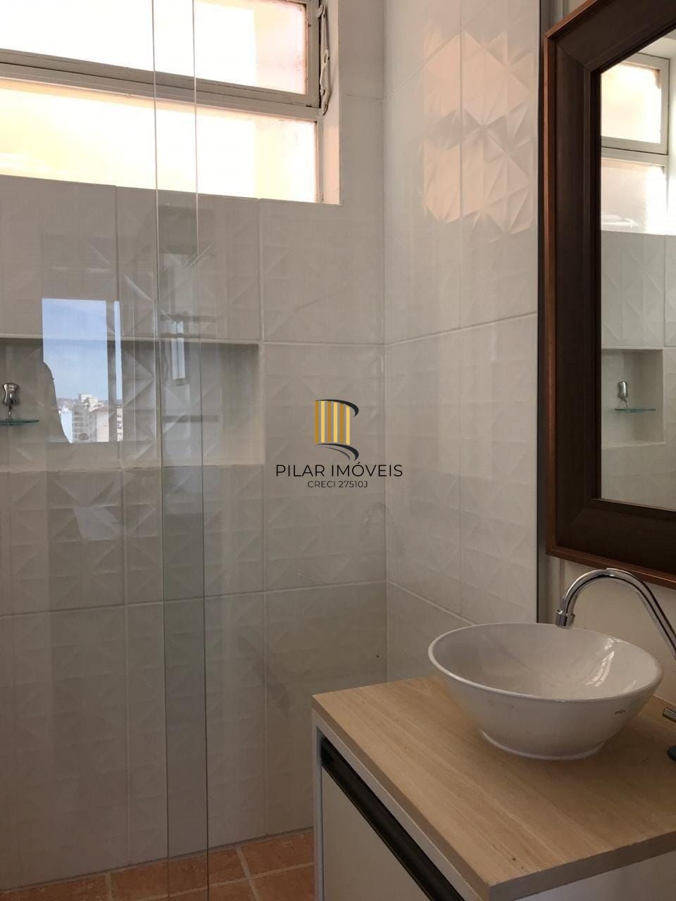 🏙️ Procurando um investimento com alto retorno? Este JK no Centro Histórico de Porto Alegre é perfeito para Airbnb! 🏡