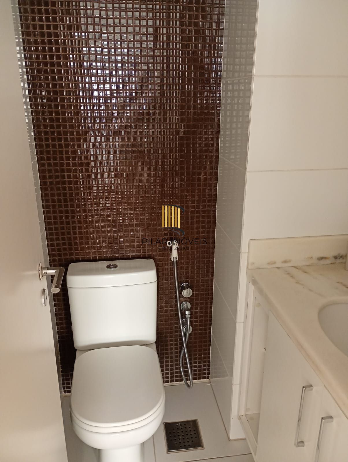 Apartamento de 1 dormitório, suíte, garagem, à venda em Cidade Baixa, Porto Alegre.