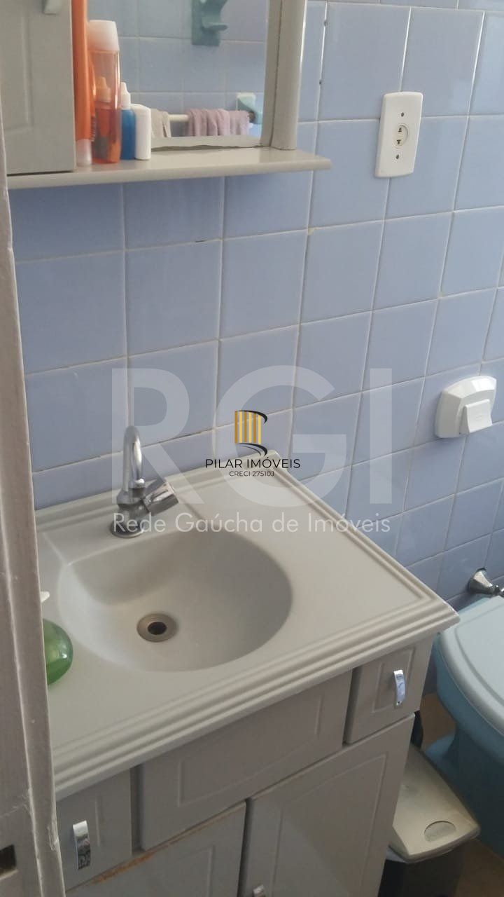 Apartamento  com 2 quartos , baixo custo condominial no Menino Deus!