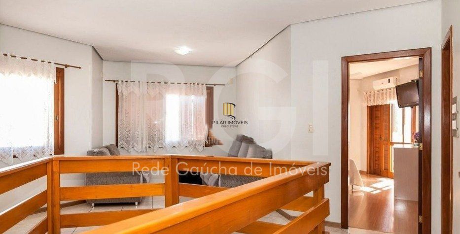 Casa para Venda - 287m², 4 dormitórios, sendo 1 suites, 4 vagas - Partenon