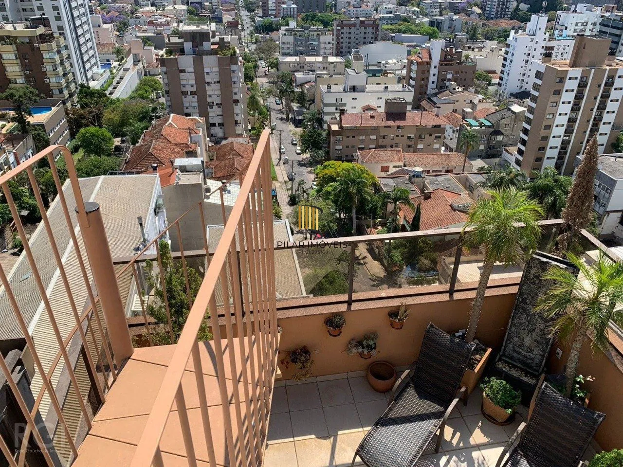 Cobertura para Venda - 310m², 3 dormitórios, sendo 1 suites, 4 vagas - Rio Branc