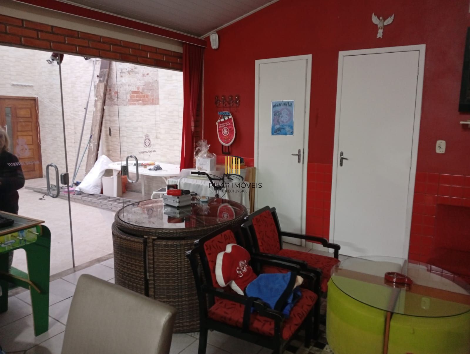 Casa com 5 quartos , 7 banheiros e pátio!