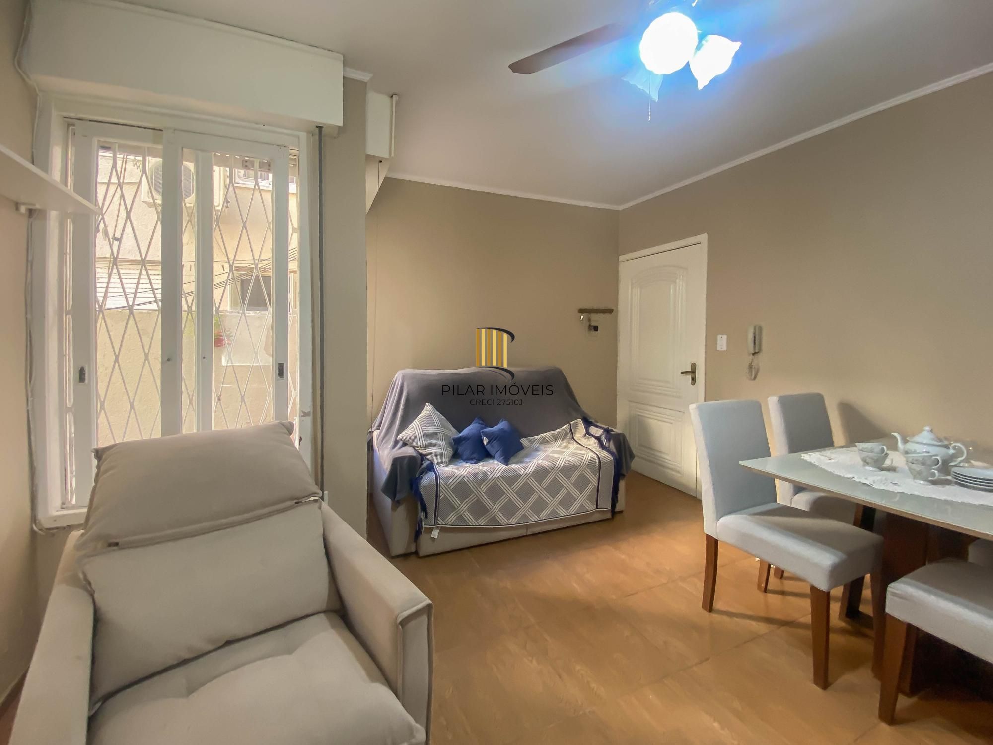 Apartamento térreo com pátio privativo e 1 dormitório no Menino Deus