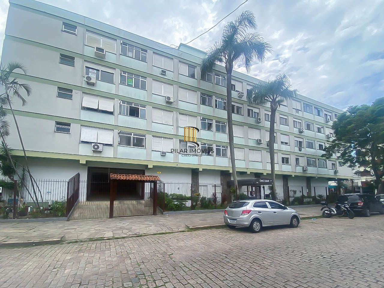 Apartamento 1 suíte com vaga no Menino Deus – Próximo à Av. Getúlio Vargas