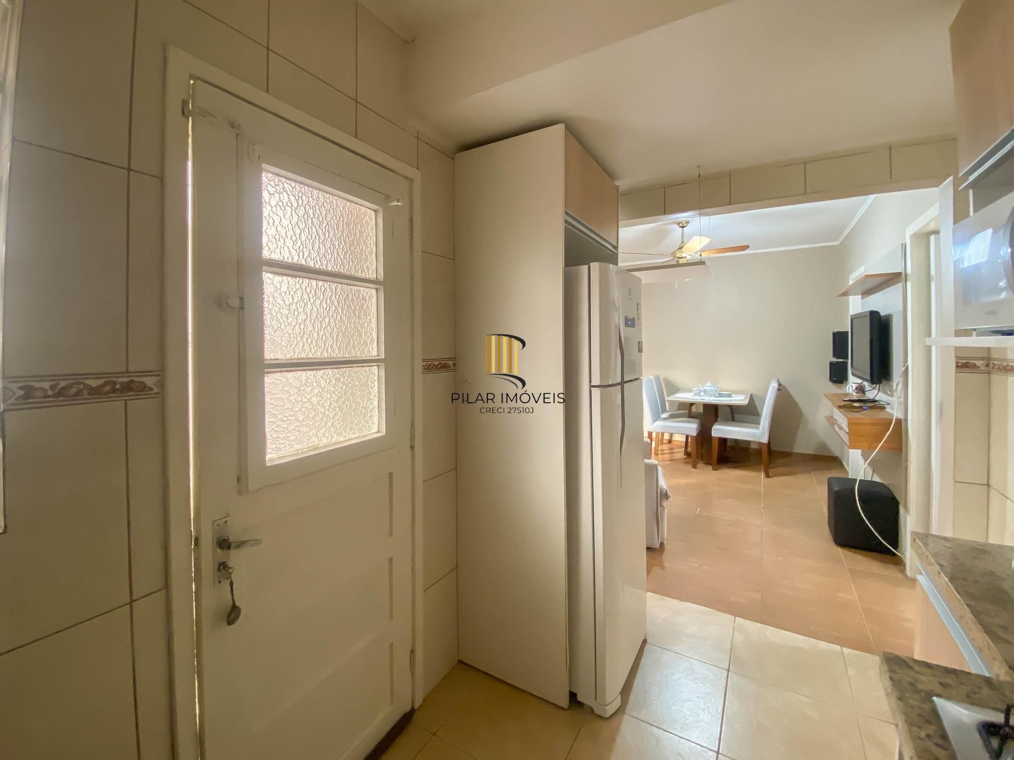 Apartamento térreo com pátio privativo e 1 dormitório no Menino Deus