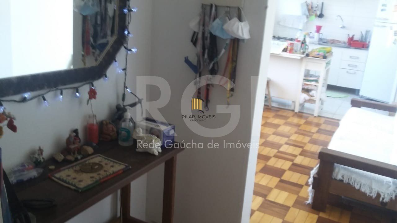 Apartamento  com 2 quartos , baixo custo condominial no Menino Deus!