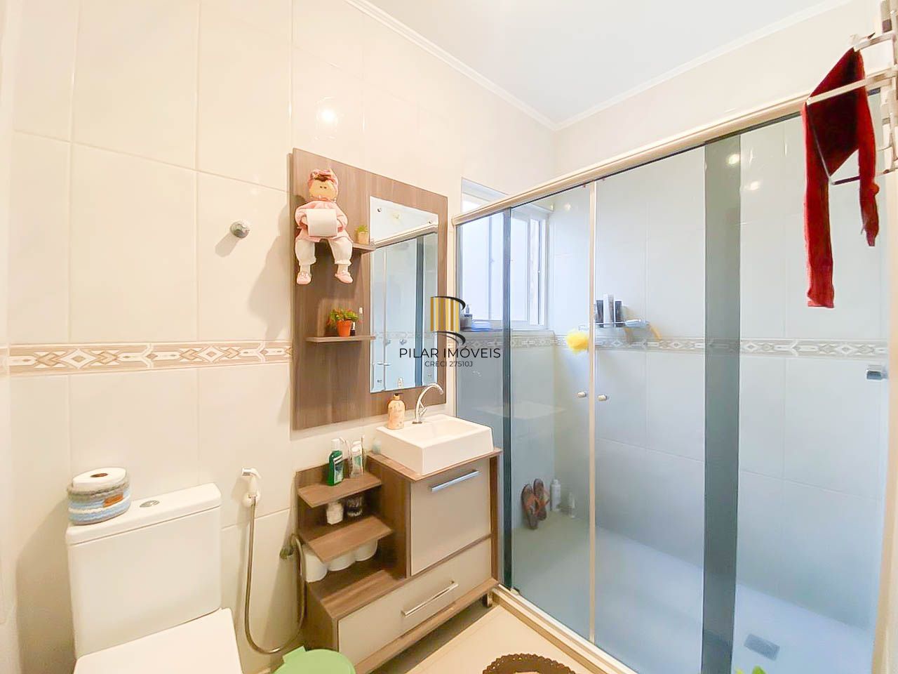 Duplex à venda no Rio Branco com 2 dormitórios, salão privativo e 2 vagas