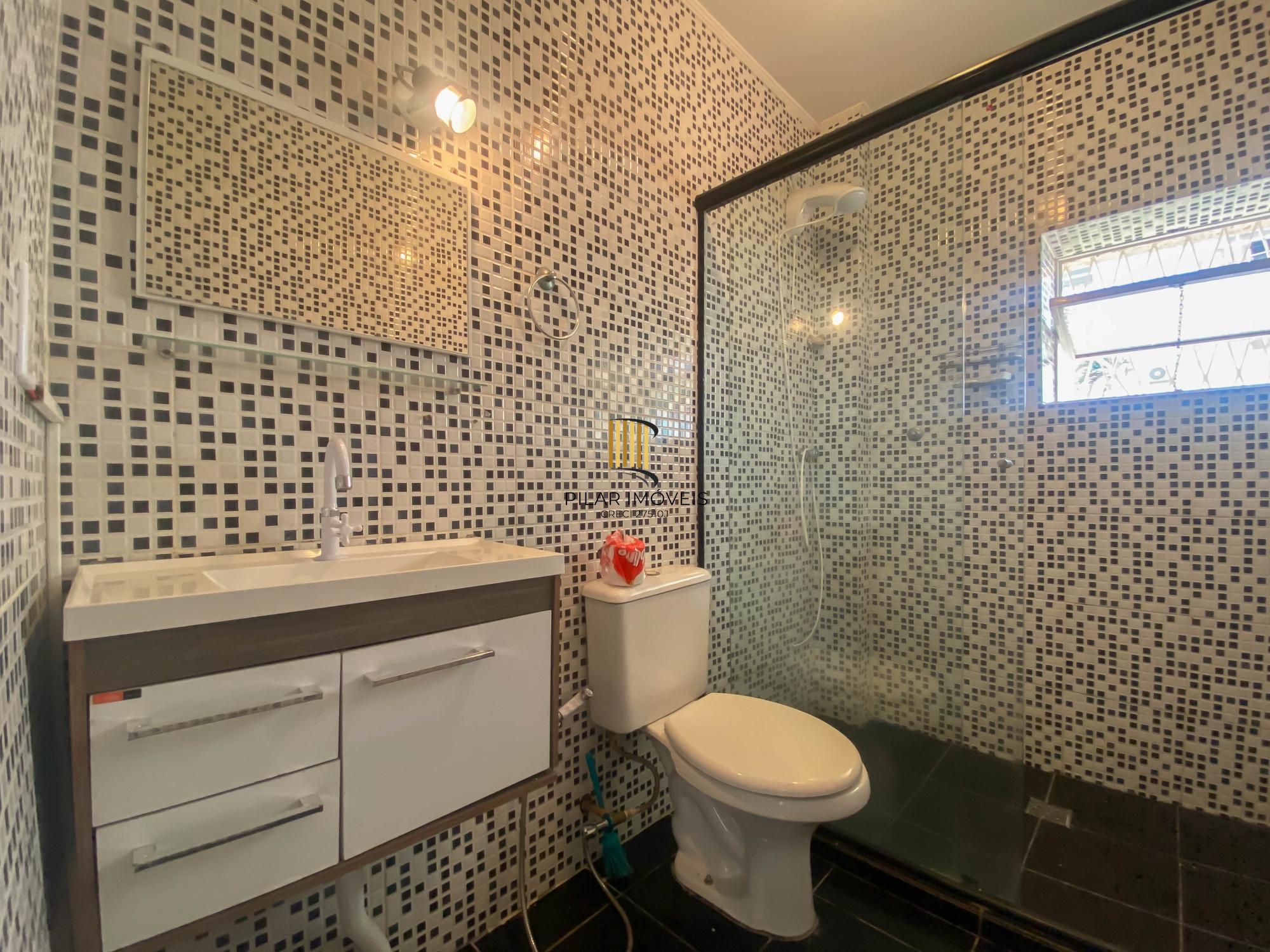 Apartamento térreo com pátio privativo e 1 dormitório no Menino Deus