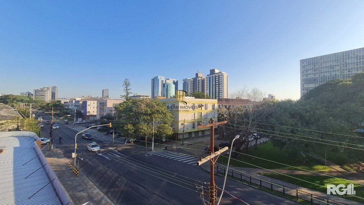 EXCELENTE APARTAMENTO DE FRENTE COM 2 DORM. CÓD. RP389882