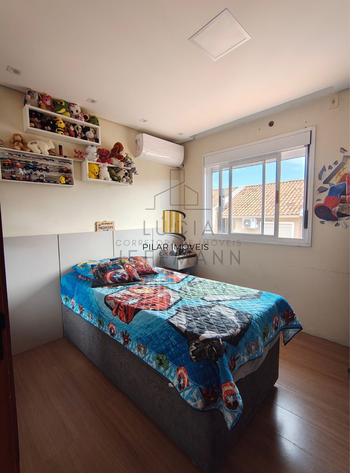 Casa em condomínio semi-mobiliada, desocupada e pronta para morar!