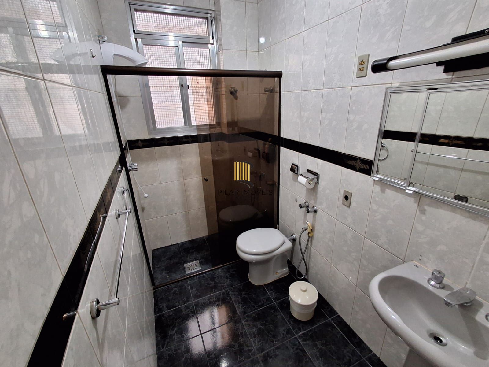 APARTAMENTO DE FRENTE COM SUITE NA MARECHAL FLORIANO