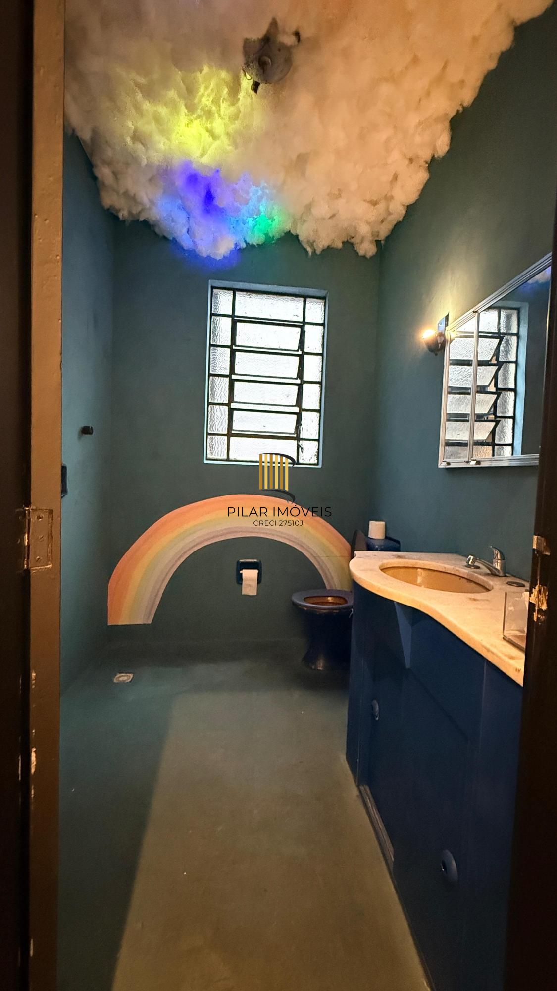 Prédio na Andre da Rocha com garagem