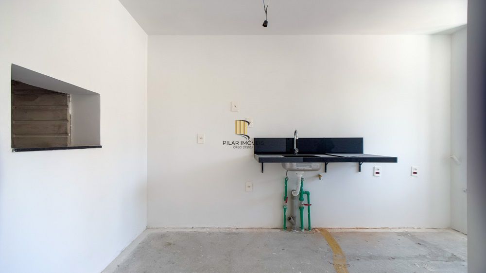 Impecável Condomínio na Cidade Baixa - 2 dorm com Gar.