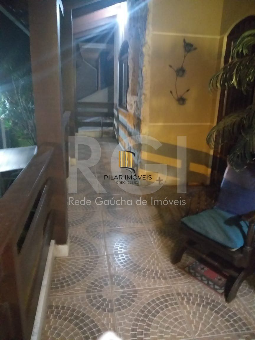 Casa para Venda - 750m², 6 dormitórios, sendo 3 suites, 4 vagas - Partenon