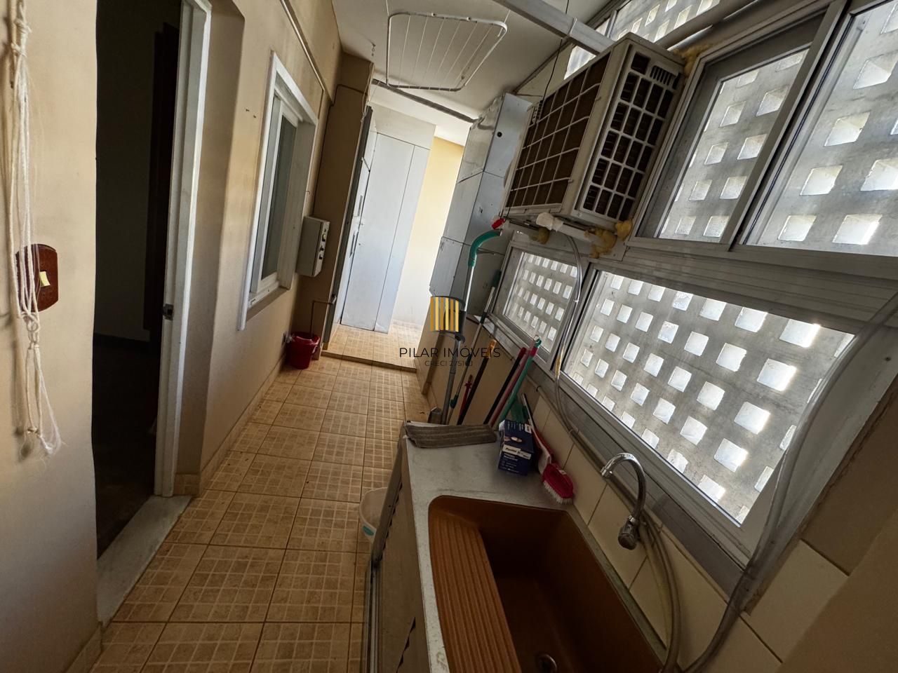 Apartamento super Amplo em frente a Santa Casa, Centro Histórico - POA