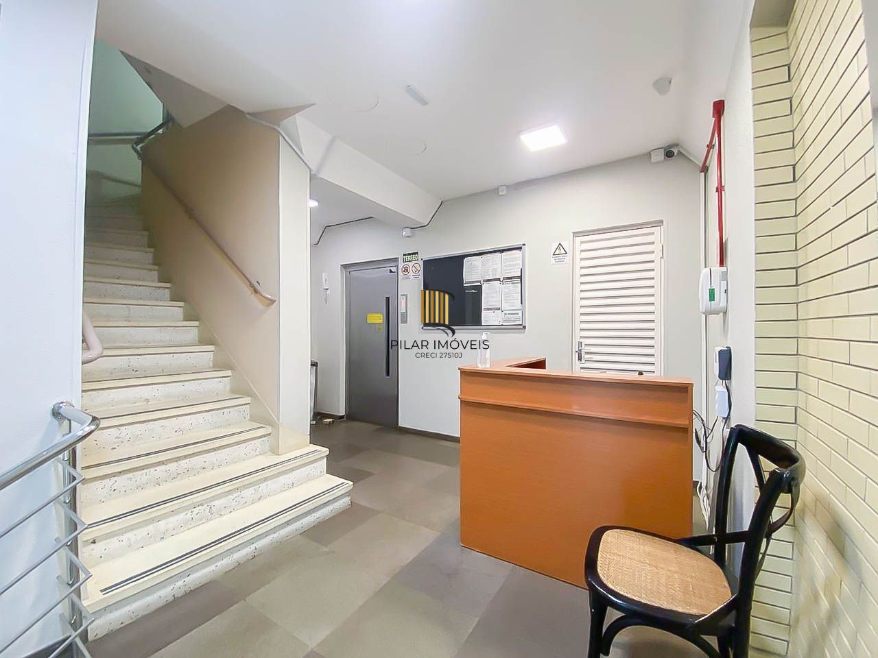 Apartamento 1 suíte com vaga no Menino Deus – Próximo à Av. Getúlio Vargas