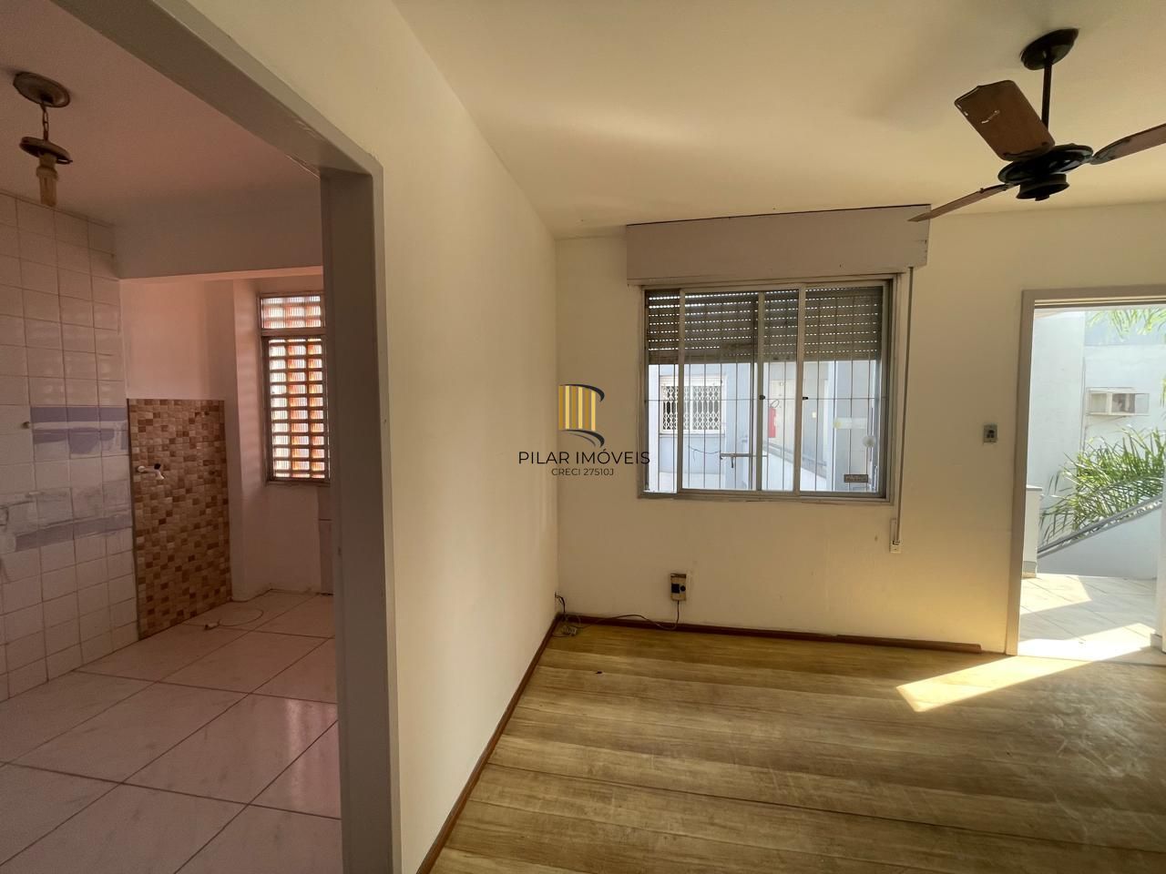 Apartamento 02 dormitórios bairro Menino Deus .