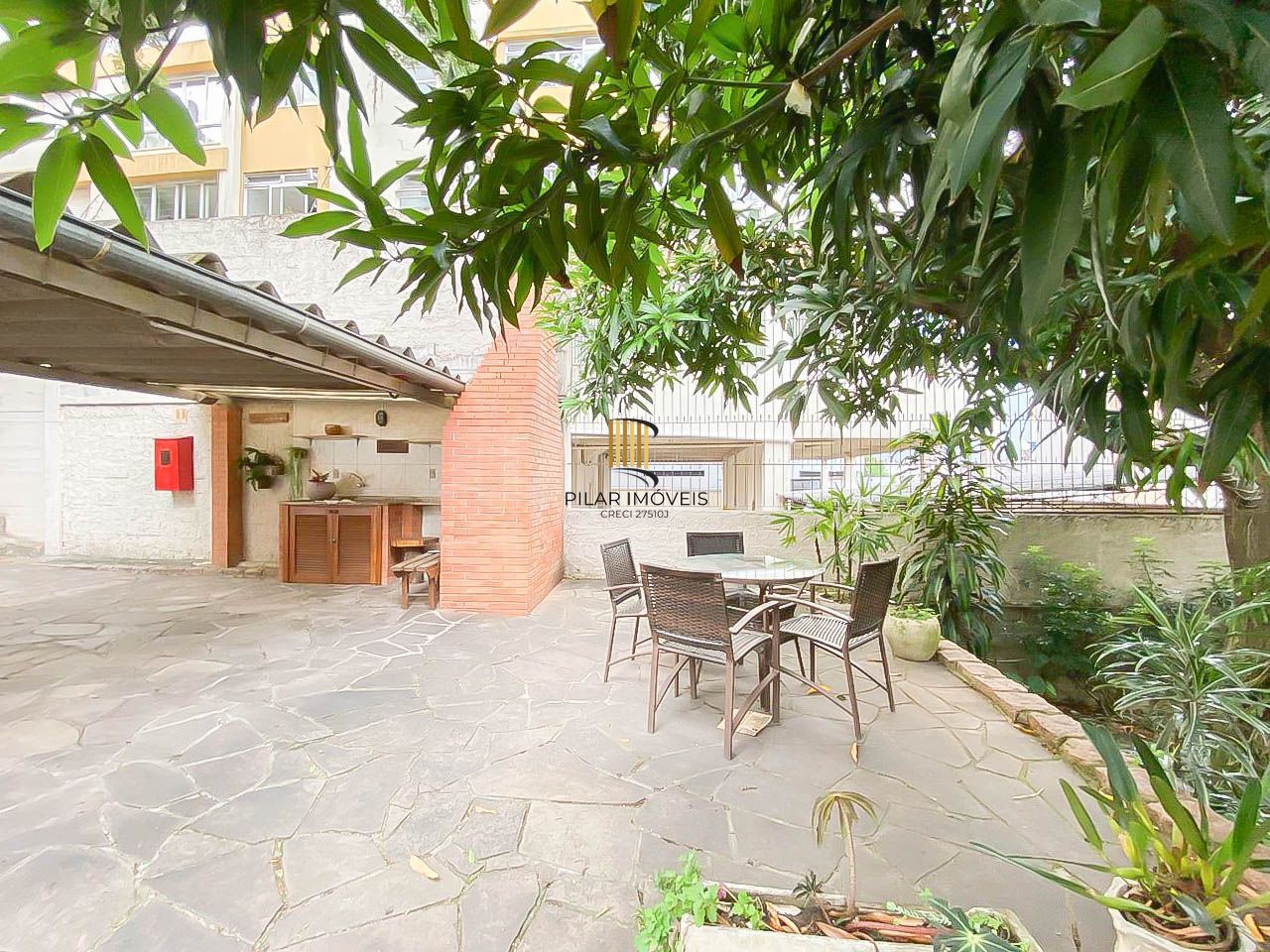 Duplex à venda no Rio Branco com 2 dormitórios, salão privativo e 2 vagas