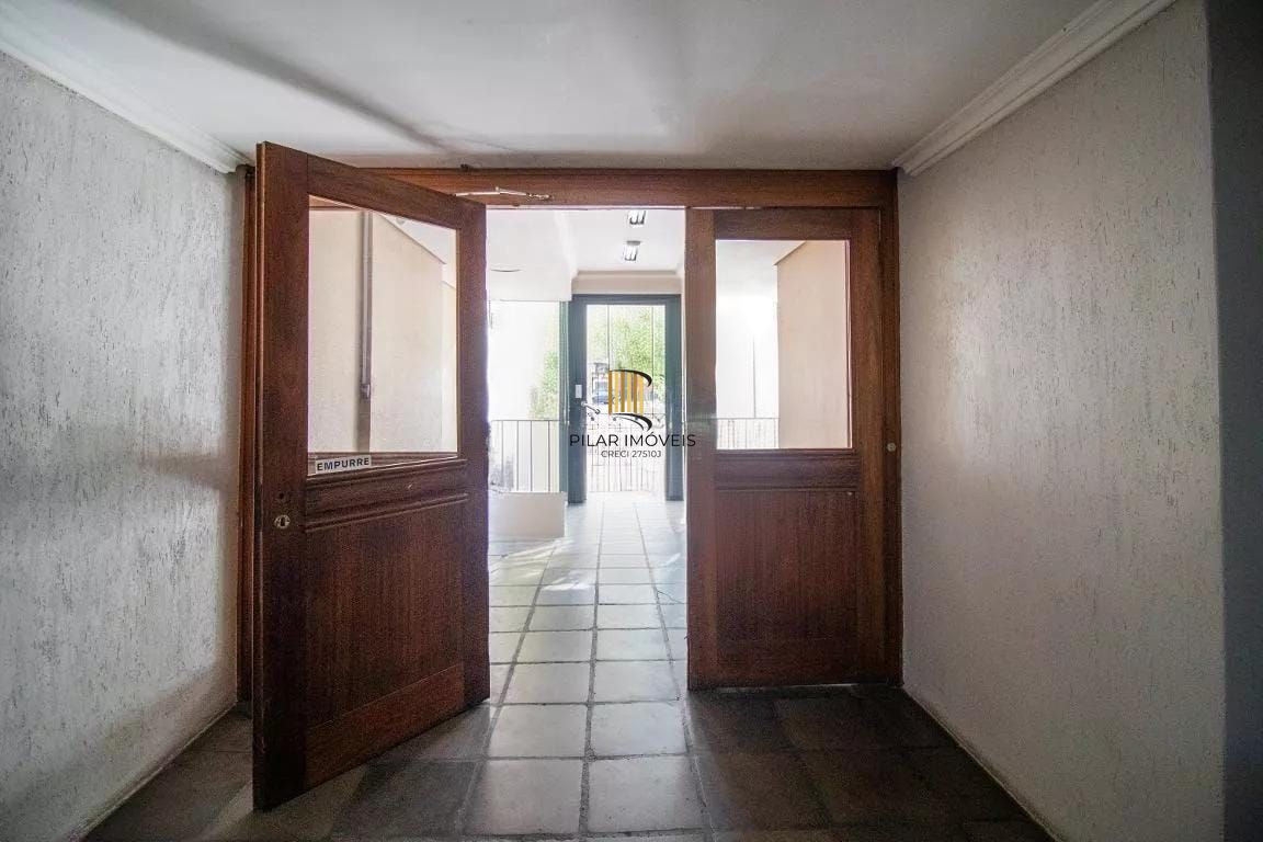 🏙️ Procurando um investimento com alto retorno? Este JK no Centro Histórico de Porto Alegre é perfeito para Airbnb! 🏡