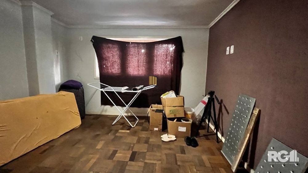 CASA A VENDA, AMPLA NA COMENDADOR BATISTA!