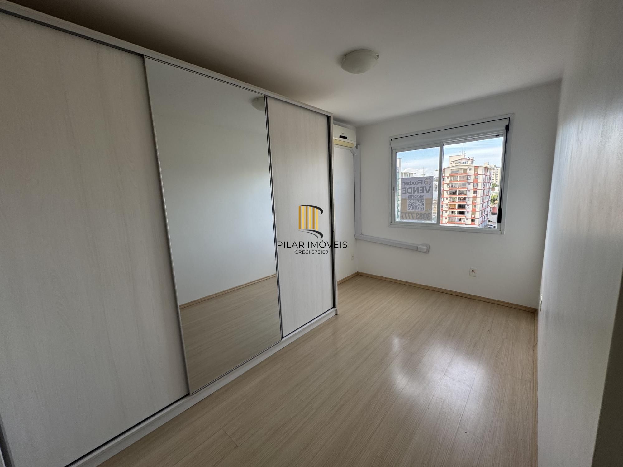 Apartamento em andar alto, posição solar norte/nascente, com excelente iluminação e ventilação natural.