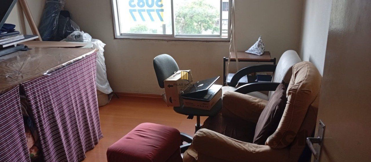 Apartamento de 02 dormitórios, de frente com elevador bairro Partenon- Porto Ale