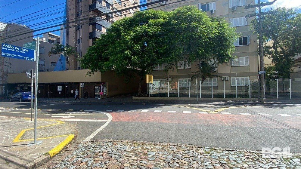 Loja no Bom Fim com garagem- Cód. RP389767